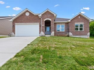 522 Dove Dr, Saint Charles, MO 63301