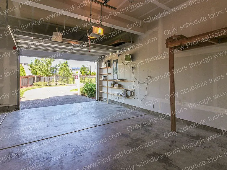 6300 SE Imagine Way — Photo 35