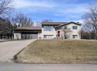 6203 Laurel Rd, Saint Cloud, MN 56303