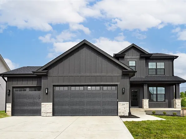 11163 Westport Dr, West Des Moines, IA 50266