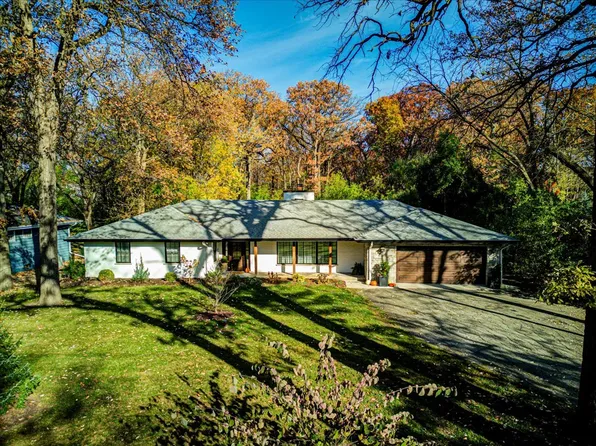 349 E Deerpath Rd, Wood Dale, IL 60191