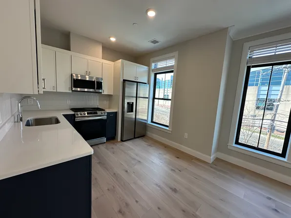157 Everett St #305E, Allston, MA 02134
