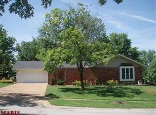 487 Brightspur Ln, Ballwin, MO