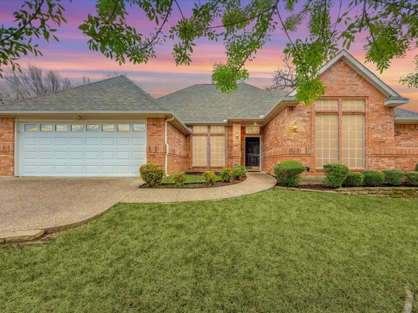2408 Peach Blossom Ct, Bedford, TX 76021