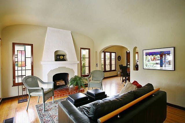 2nd image of 2745 Felton St