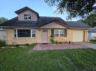 8785 92nd St, Seminole, FL 33777