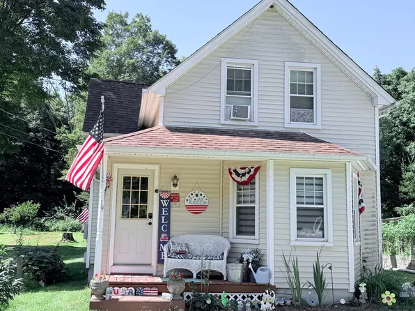19 River Street, Plainfield, CT 06374