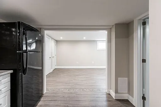 240 Wellington St E — Photo 8