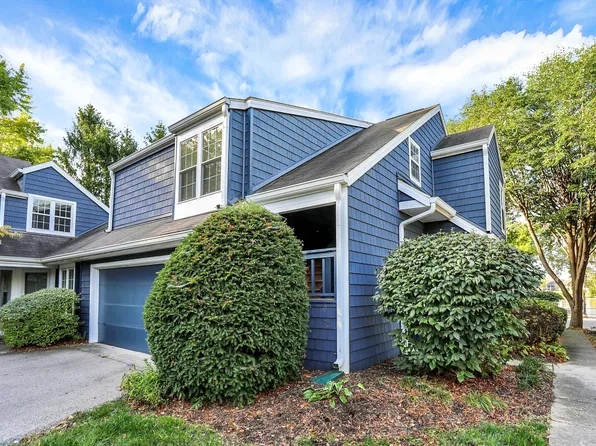 7747 Harbour Isle #8, Indianapolis, IN 46240
