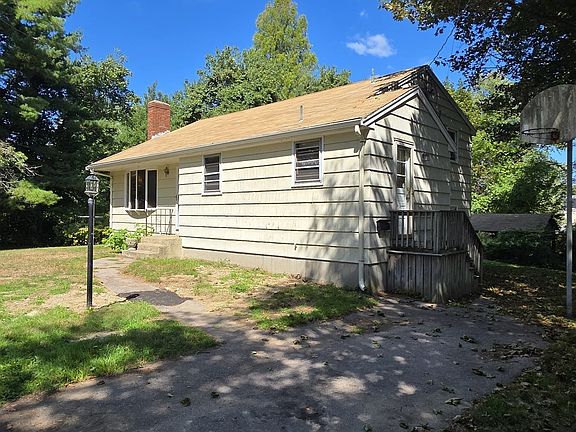 2nd image of 29 Whitcomb Ter