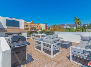 1216 1/2 N Sycamore Ave, Los Angeles, CA 90038