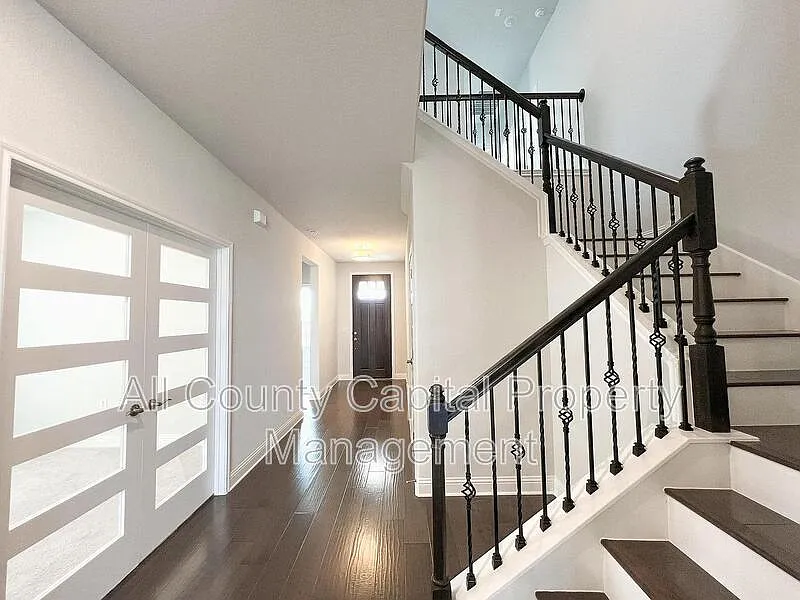 4 bed, 3.0 bath, 2808 sqft, $3,800 — Photo 3