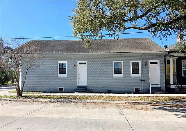 4 bed, 2.0 bath, 1286 sqft, $2,100 — Photo 1