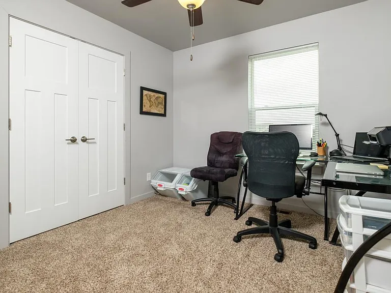 4810 NE Crestmoor Ln — Photo 6