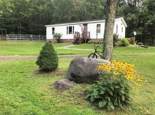 16 Devoe Dr, Averill Park, NY 12018