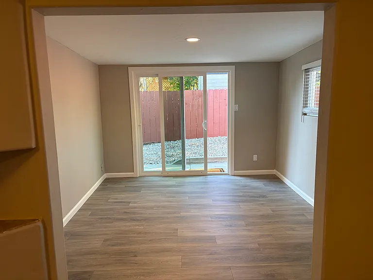 La Rosa Dr — Photo 3