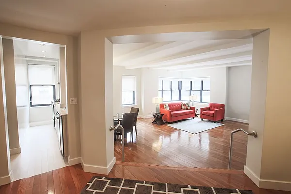 Rented by Stonehenge NYC LLC | media 95