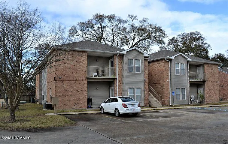 2 bed, 1100 sqft, $1,100 — Photo 2