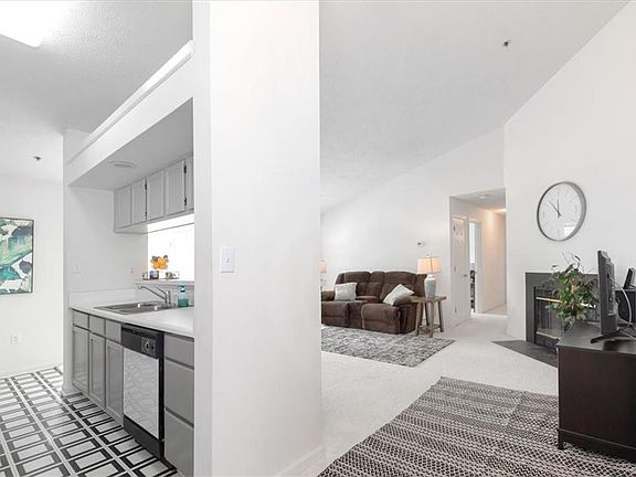 5th image of 10216 Wolfe Manor Ct APT 210