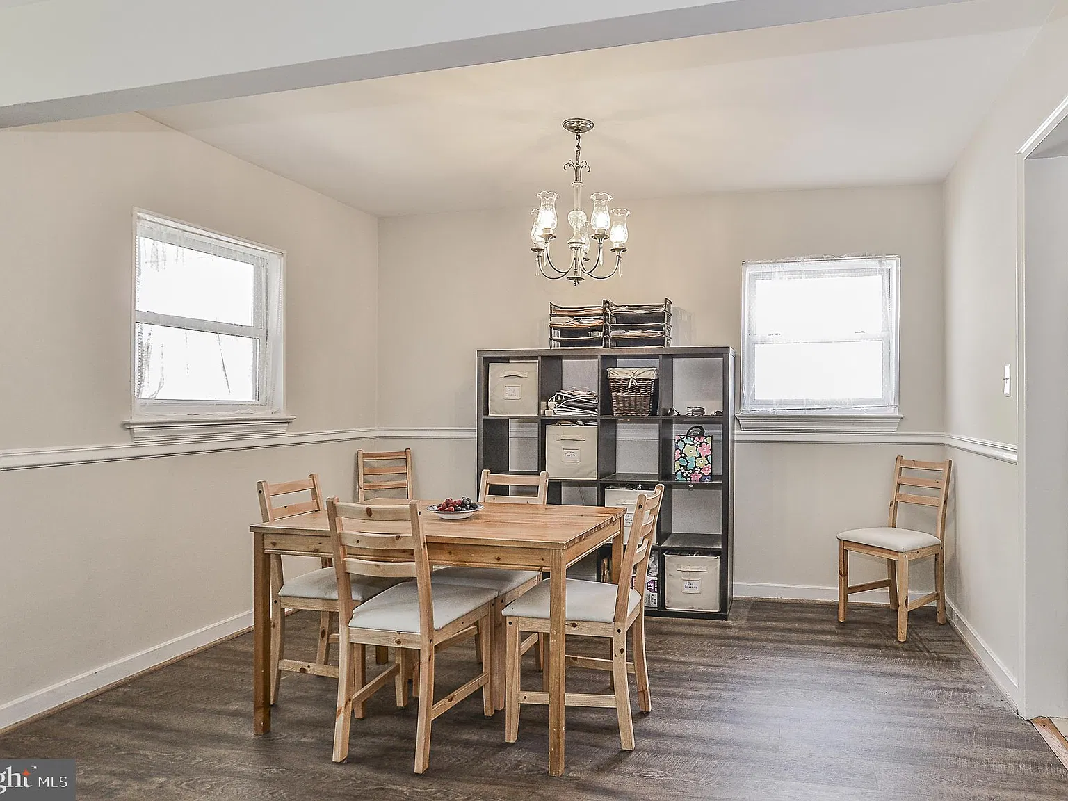 4 bed, 2.0 bath, 1637 sqft, $3,595 — Photo 3