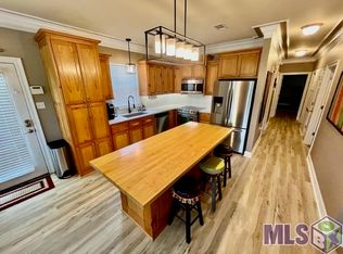 11182 River Highlands Dr UNIT 8A, Saint Amant, LA 70774