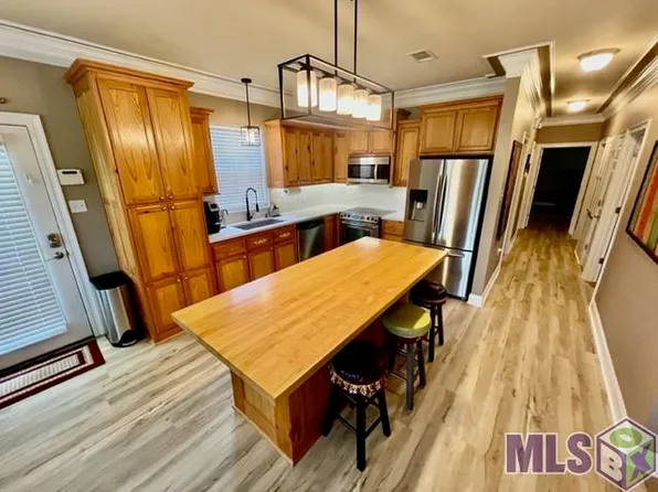 11182 River Highlands Dr Unit 8A, Saint Amant, LA 70774