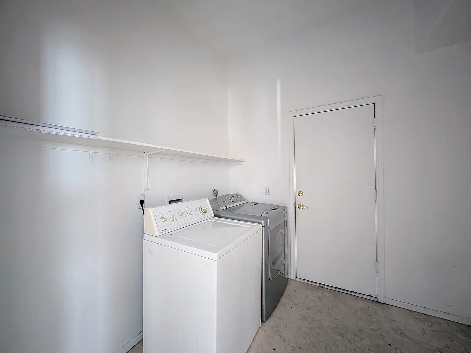 3 bed, 1594 sqft, $2,098 — Photo 3