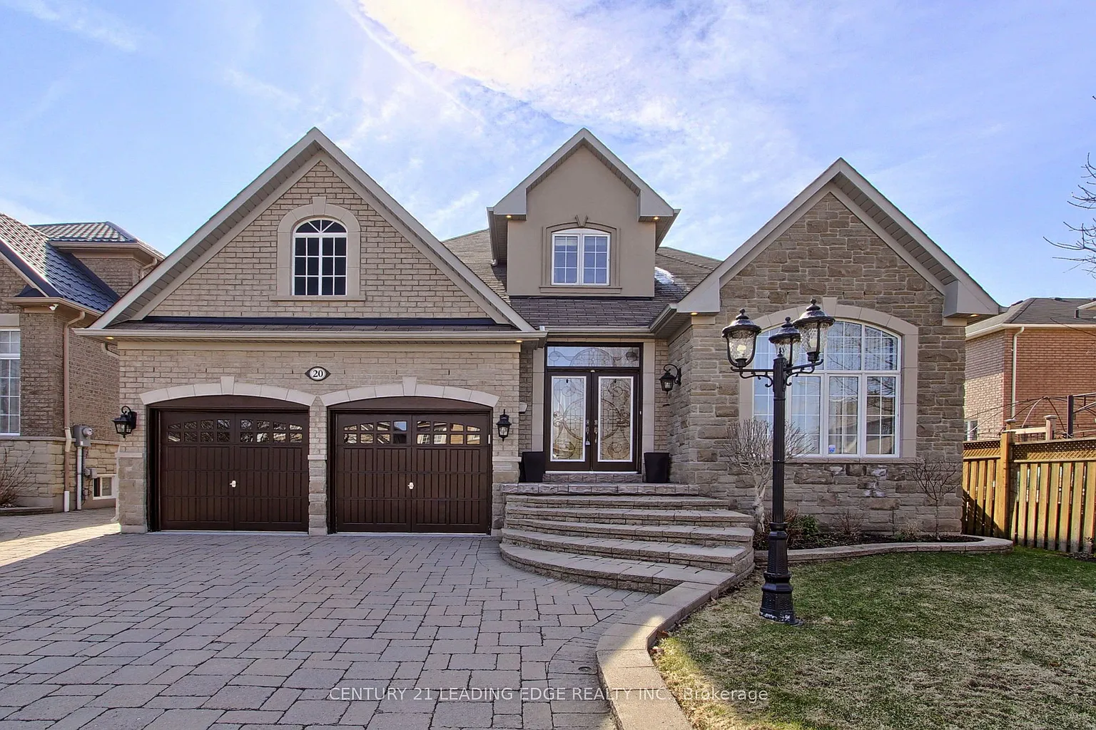 20 Cosens St photo 1