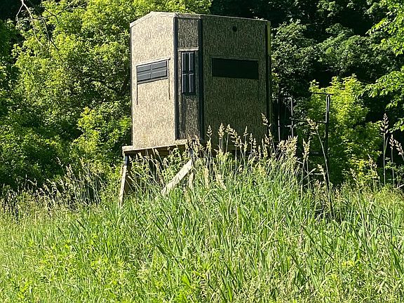 4th image of 27333 Deep River Rd