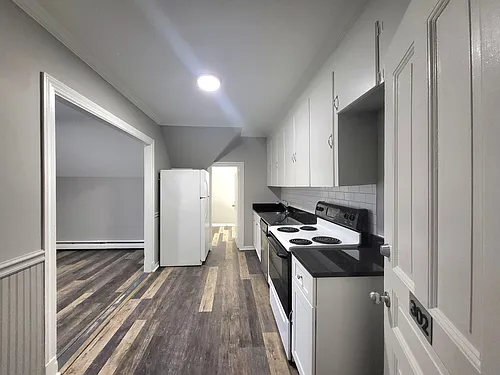 103 Summer St Photo 1