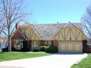 103 NW Hackberry St, Lees Summit, MO 64064