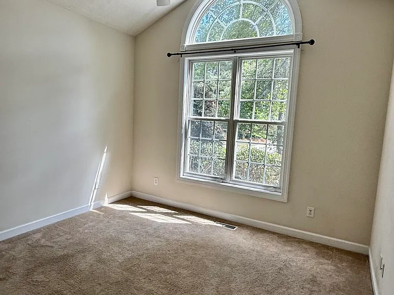 235 W Hedgelawn Way — Photo 15