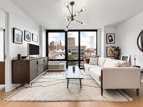1790 3rd Ave #802, New York, NY 10029