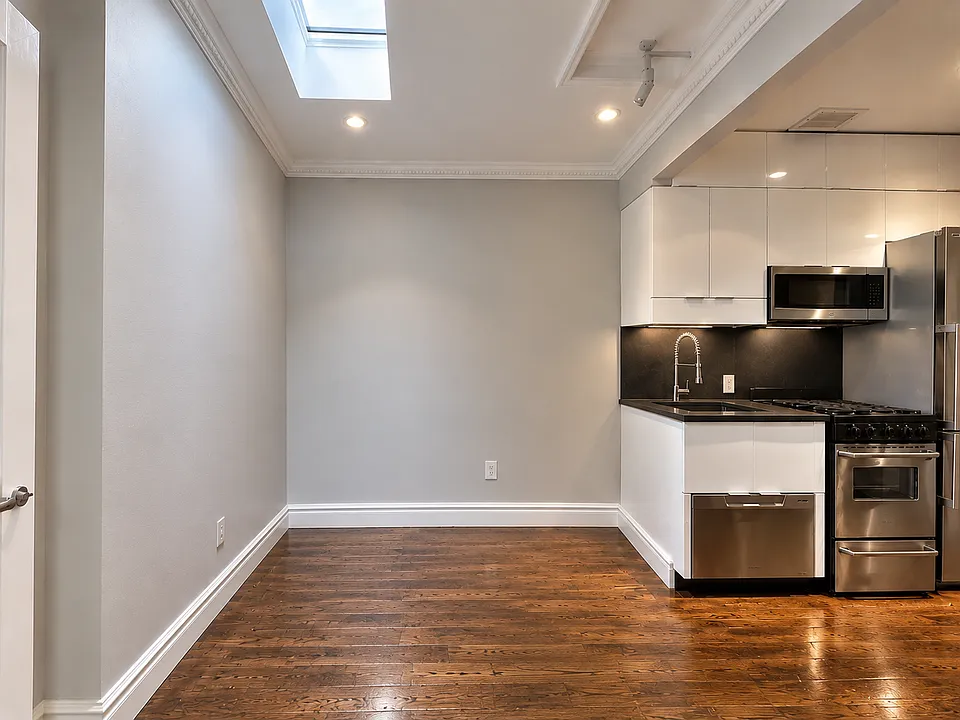 234 W 14th St #5C