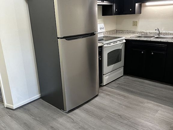 4th image of 420 Albemarle Ave SW #5