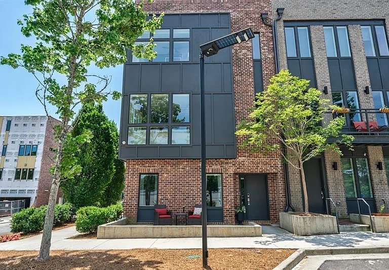 1227 Chelsea Cir NW — Photo 34