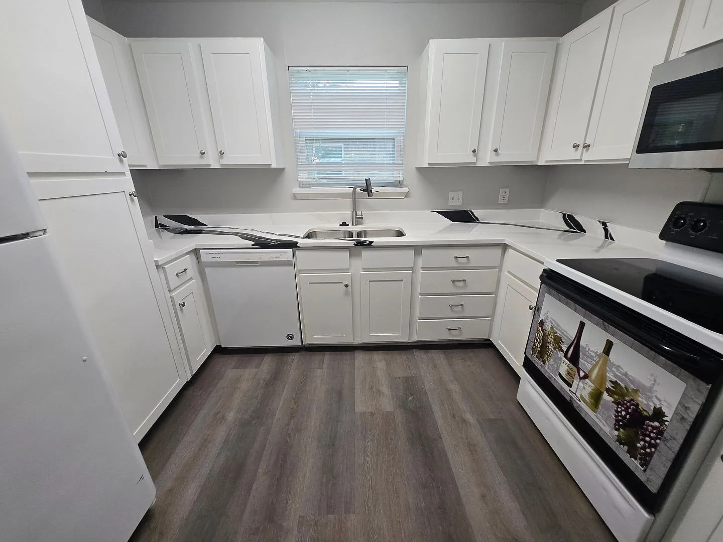3221 Dreeben Unit 101 — Photo 1