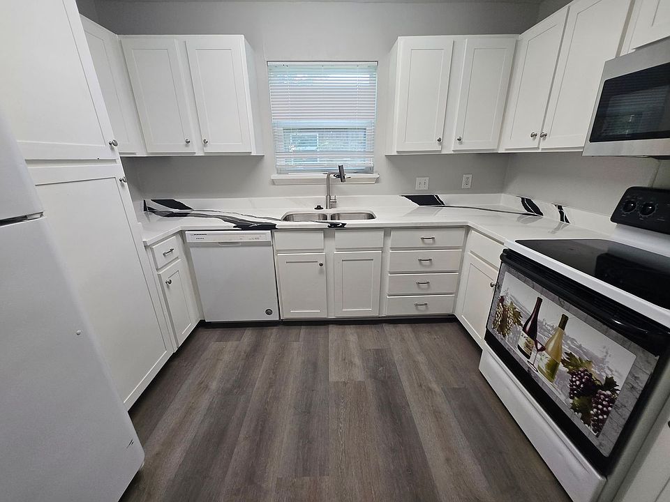 1st image of 3221 Dreeben Dr Unit 101