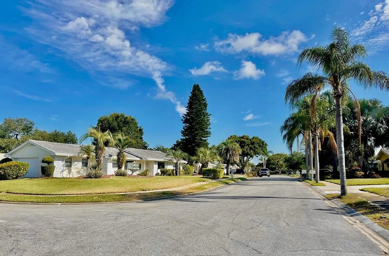 142nd Way, Largo — Photo 4