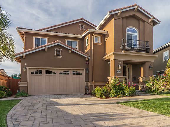 2nd image of 3372 Woodside Ln