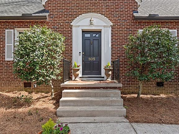 3rd image of 805 Magnolia St