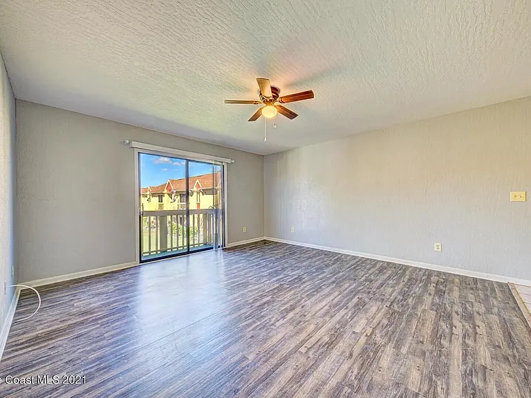 2130 Forest Knoll Dr NE #103 — Photo 6