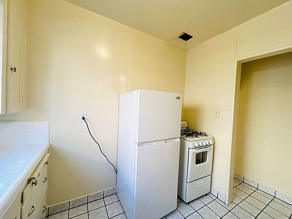 5th image of 3510 S Bronson Ave Unit 1/2