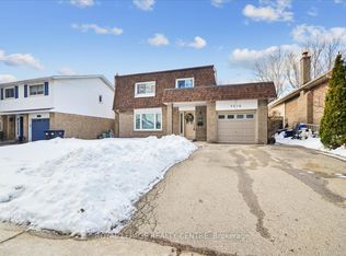3316 Charmaine Hts, Mississauga, ON L5A 3C1