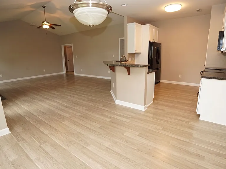 147 Moonstone Ct — Photo 11