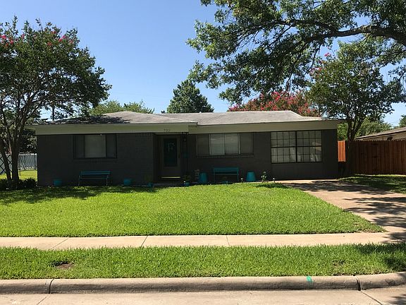 2nd image of 722 Dranguet Cir