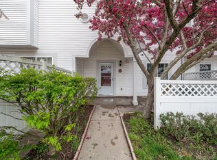 22039 Atlantic Pointe, Farmington, MI 48336