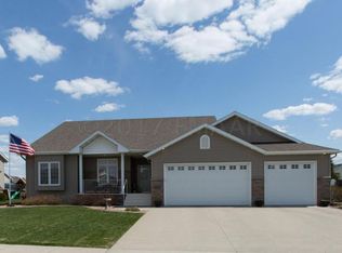 3364 Jackson St S, Fargo, ND 58104