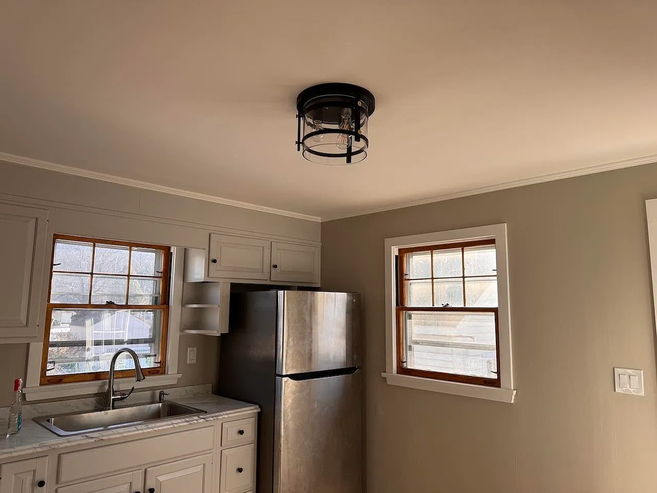 3 bed, 1.0 bath, 1170 sqft, $2,700 — Photo 4