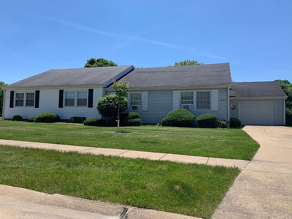 2nd image of 220 Arlington Dr